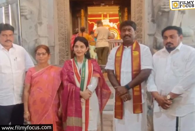 తాతాయుగుంట అమ్మవారిని, తిరుమల శ్రీవారిని దర్శించుకున్న నటి అనన్య నాగళ్ళ