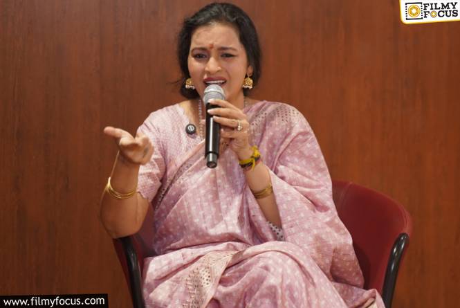 Renu Desai: పొలిటికల్ ఎంట్రీపై ఓపెన్ అయిపోయిన రేణు దేశాయ్