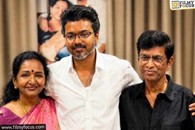 Vijay: ఫ్లాష్ బ్యాక్.. తండ్రి పై కేసు వేసిన విజయ్.. చాలా రచ్చ జరిగిందిగా..!