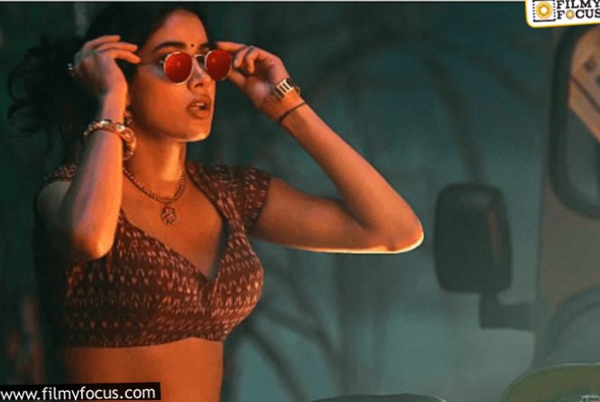 Janhvi Kapoor: అప్పుడేమో అందమా.. ఇప్పుడు ఎక్స్‌పోజింగా.. ఏమైందయ్యా మీకు